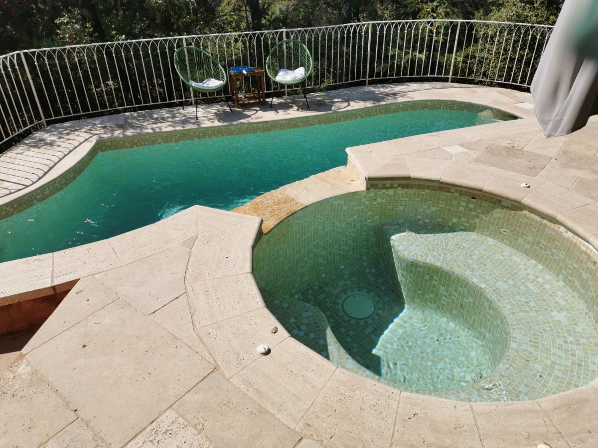 Appart "Pins & Parasol", Piscine Chauffee Et Bain A Remous Taradeau Eksteriør bilde